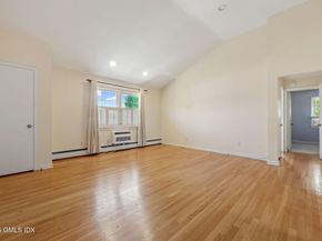 47 Valley Road B3, Cos Cob CT 06807