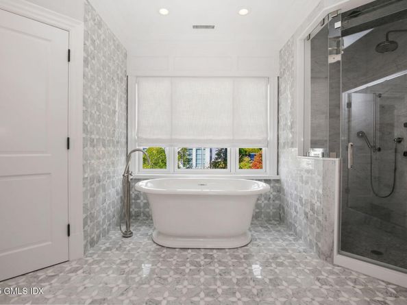 50 Sound View Drive 4N, Greenwich CT 06830