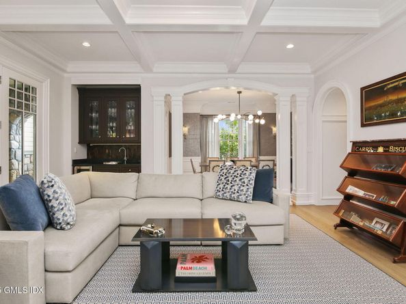 50 Sound View Drive 4N, Greenwich CT 06830