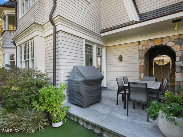 50 Sound View Drive 4N, Greenwich CT 06830