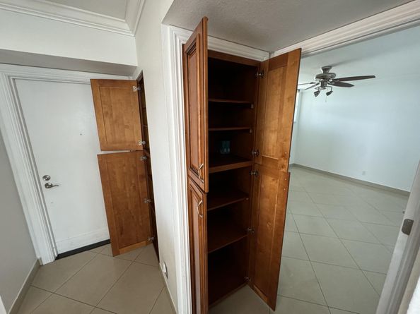 4800 Bayview Dr 406, Fort Lauderdale FL 33308