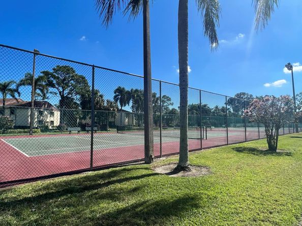 321 Knotty Pine Circle A2, Greenacres FL 33463