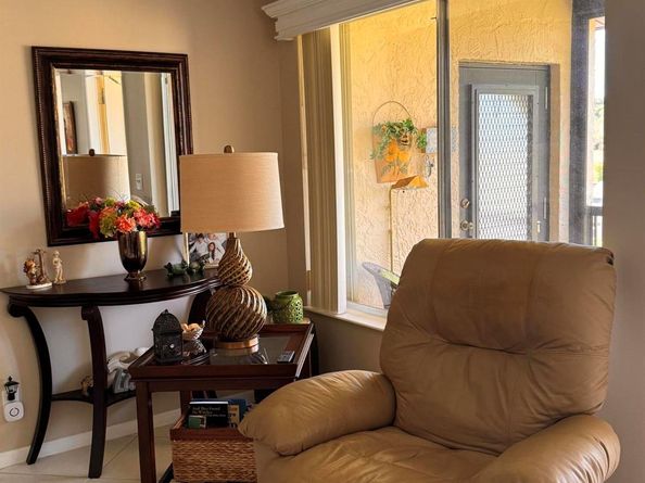 321 Knotty Pine Circle A2, Greenacres FL 33463
