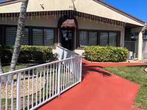 321 Knotty Pine Circle A2, Greenacres FL 33463
