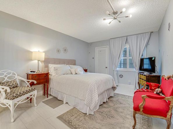 1050 Newcastle C, Boca Raton FL 33434