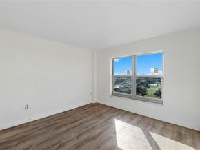 4174 Inverrary Dr 1002, Lauderhill FL 33319