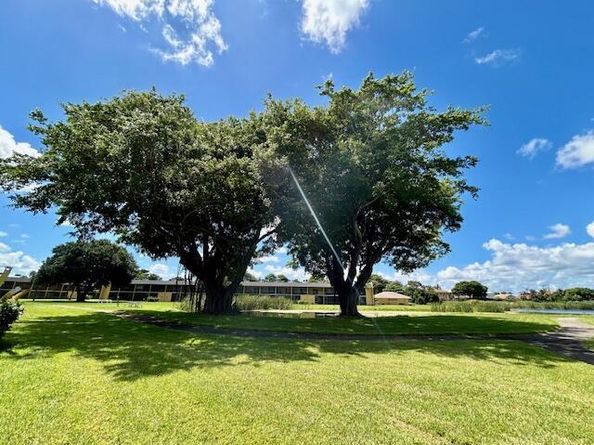1422 W Meadows Circle 1422, Boynton Beach FL 33436