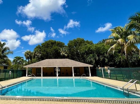 1422 W Meadows Circle 1422, Boynton Beach FL 33436