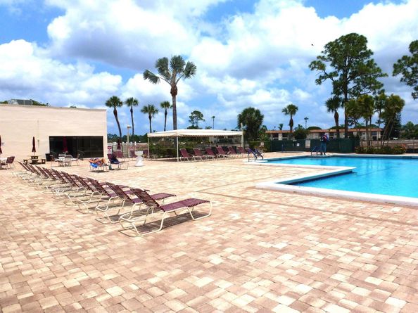 7586 Tahiti Lane 201, Lake Worth FL 33467