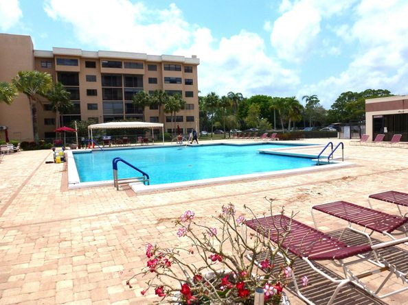 7586 Tahiti Lane 201, Lake Worth FL 33467
