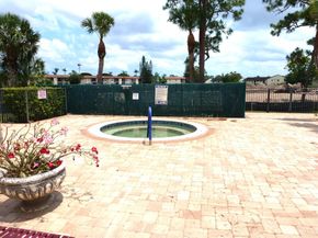 7586 Tahiti Lane 201, Lake Worth FL 33467