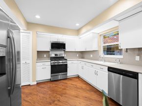 608 Misty Oaks Ln, Pompano Beach FL 33069