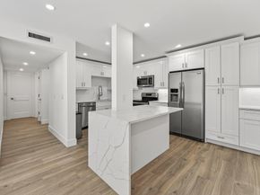 1206 S Lake Drive 203, Lantana FL 33462