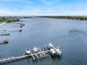 1206 S Lake Drive 203, Lantana FL 33462