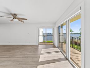 1206 S Lake Drive 203, Lantana FL 33462