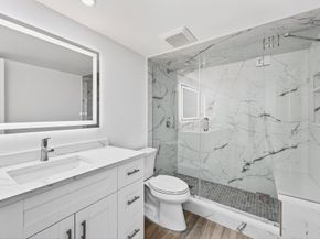 1206 S Lake Drive 203, Lantana FL 33462