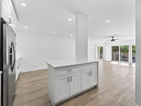 1206 S Lake Drive 203, Lantana FL 33462