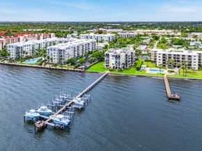 1206 S Lake Drive 203, Lantana FL 33462