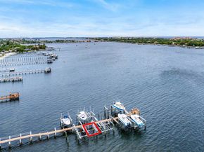 1206 S Lake Drive 203, Lantana FL 33462