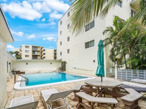 1206 S Lake Drive 203, Lantana FL 33462