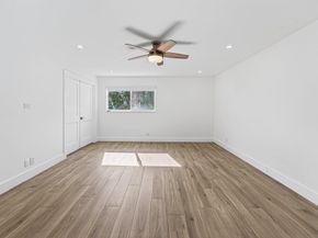 1206 S Lake Drive 203, Lantana FL 33462