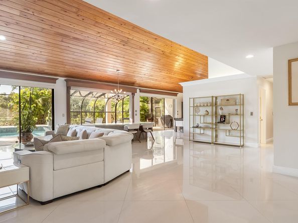 10571 Boca Woods Lane, Boca Raton FL 33428