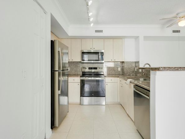 1801 N Flagler Drive 803, West Palm Beach FL 33407