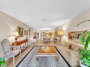 4101 Coral Tree Cir