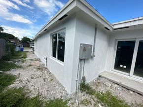 216 NE 26th St, Pompano Beach FL 33064