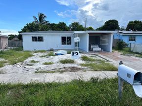 216 NE 26th St, Pompano Beach FL 33064
