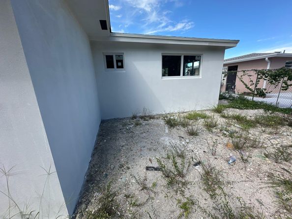 216 NE 26th St, Pompano Beach FL 33064