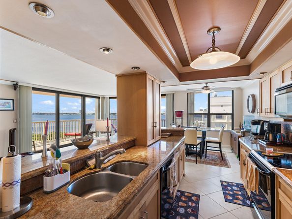 5480 N Ocean Drive A9c, Singer Island FL 33404