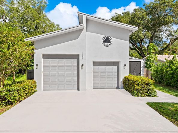 1543 SW 32nd St, Fort Lauderdale FL 33315