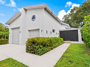 1543 SW 32nd St