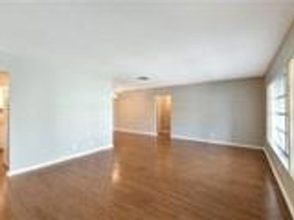 8610 NW 57th Pl, Tamarac FL 33321