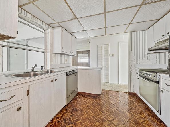 703 SW 18th Street, Boynton Beach FL 33426