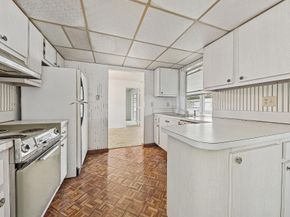 703 SW 18th Street, Boynton Beach FL 33426