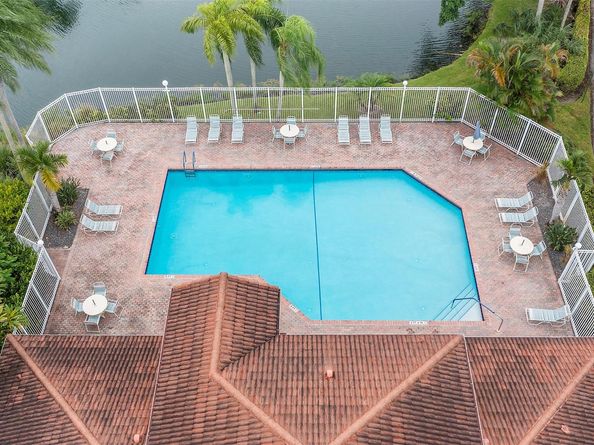 7602 Pinewalk Dr 154, Margate FL 33063