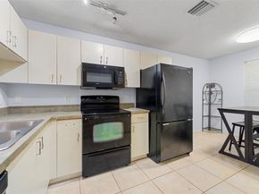 7602 Pinewalk Dr 154, Margate FL 33063