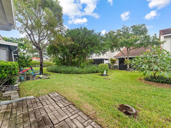 7602 Pinewalk Dr 154, Margate FL 33063