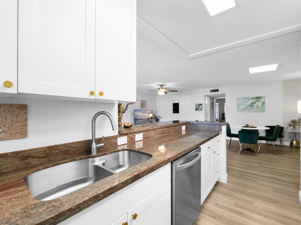 1025 S Dr B, Delray Beach FL 33445