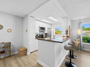 1025 S Dr B, Delray Beach FL 33445