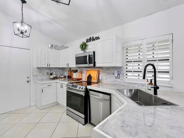 6852 Bitterbush Place, Boynton Beach FL 33472