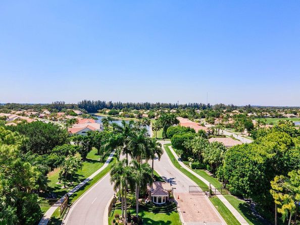 6852 Bitterbush Place, Boynton Beach FL 33472