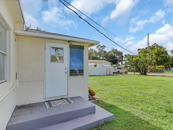 2403 Scott Street, Hollywood FL 33020