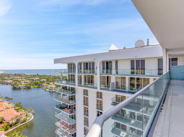 19707 Turnberry Way TS2, Aventura FL 33180