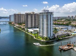 19707 Turnberry Way TS2, Aventura FL 33180