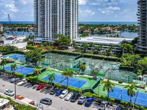 19707 Turnberry Way TS2, Aventura FL 33180