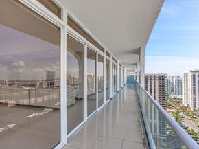 19707 Turnberry Way TS2, Aventura FL 33180