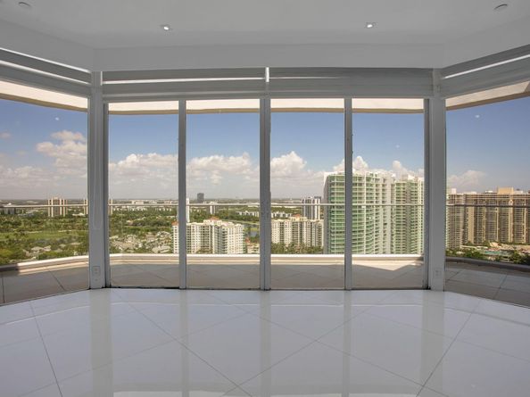 19707 Turnberry Way TS2, Aventura FL 33180